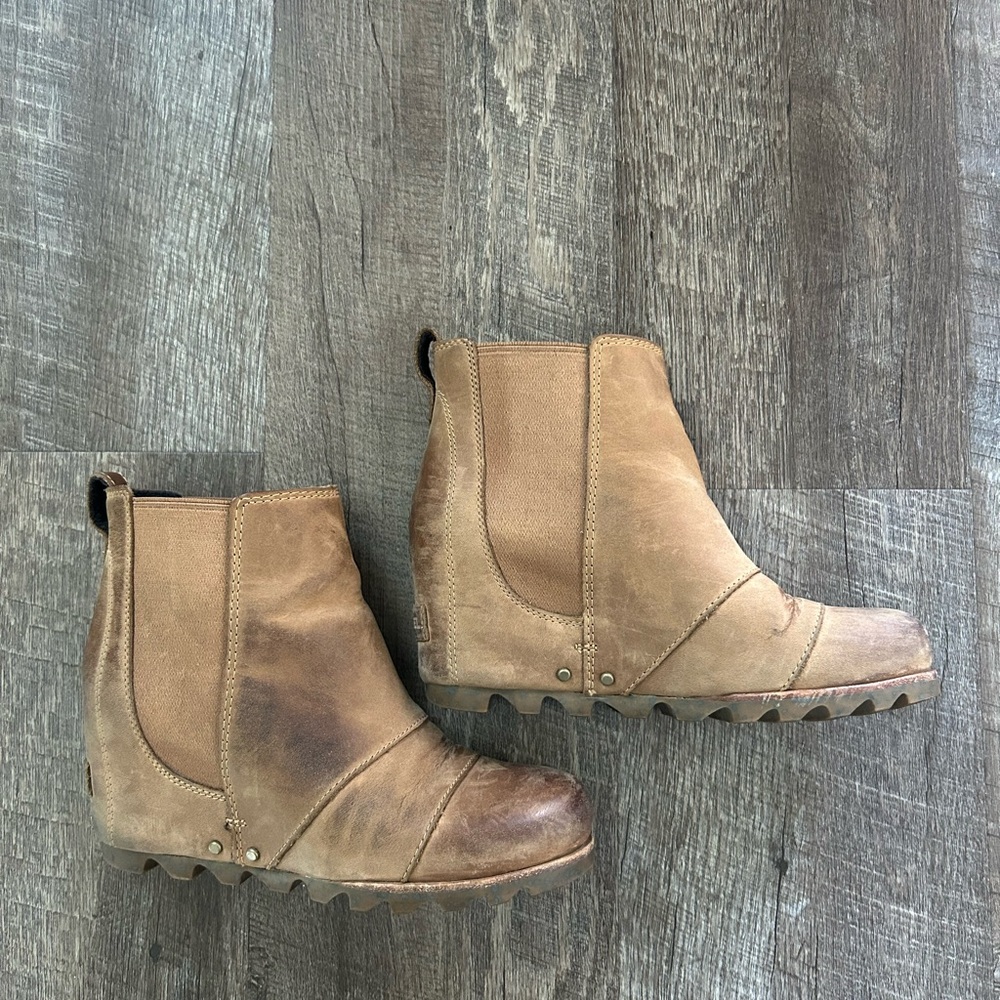 Women's Tan Ankle Boots